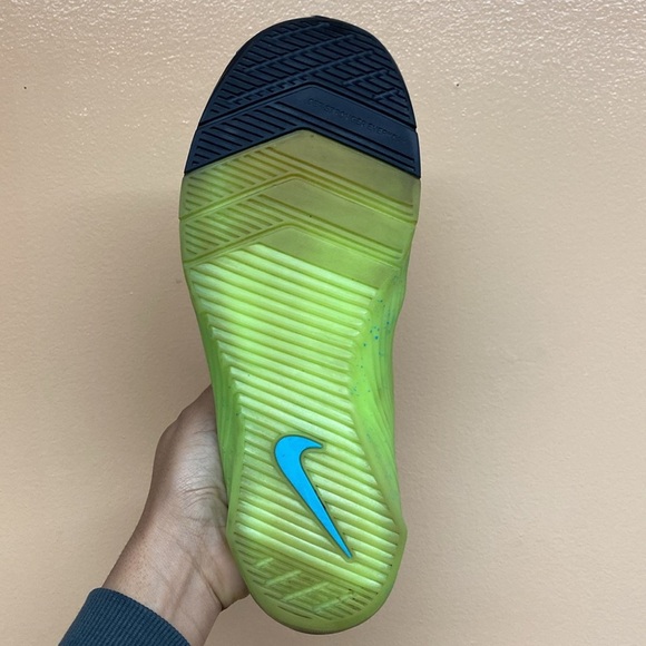 Nike Metcon 5 AMP “Black/Green Strike/Blue Fury/Fire Pink” - Picture 9 of 16